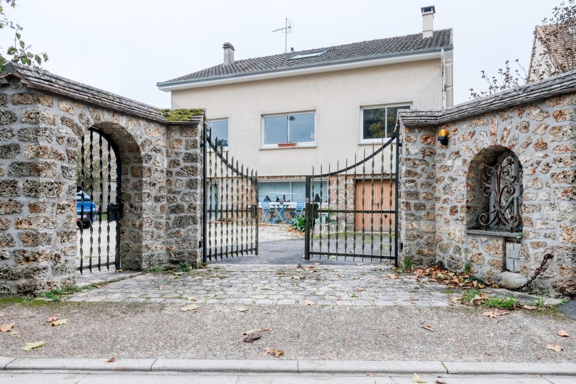 Studios De L'Etang Du Perray Le Perray-en-Yvelines Exterior foto